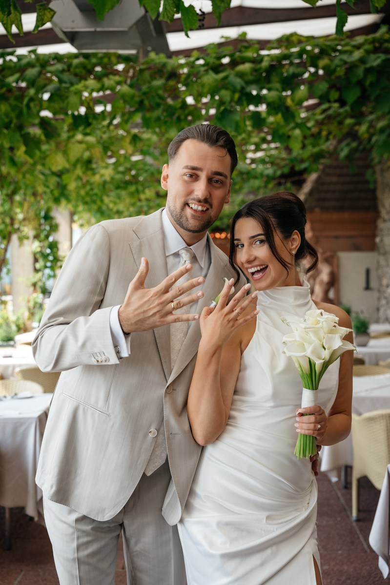 Civil Wedding at Burg Schwarzenstein in Geisenheim. Wedding photographer & videographer in Germany and Frankfurt | Denis Mirosnik