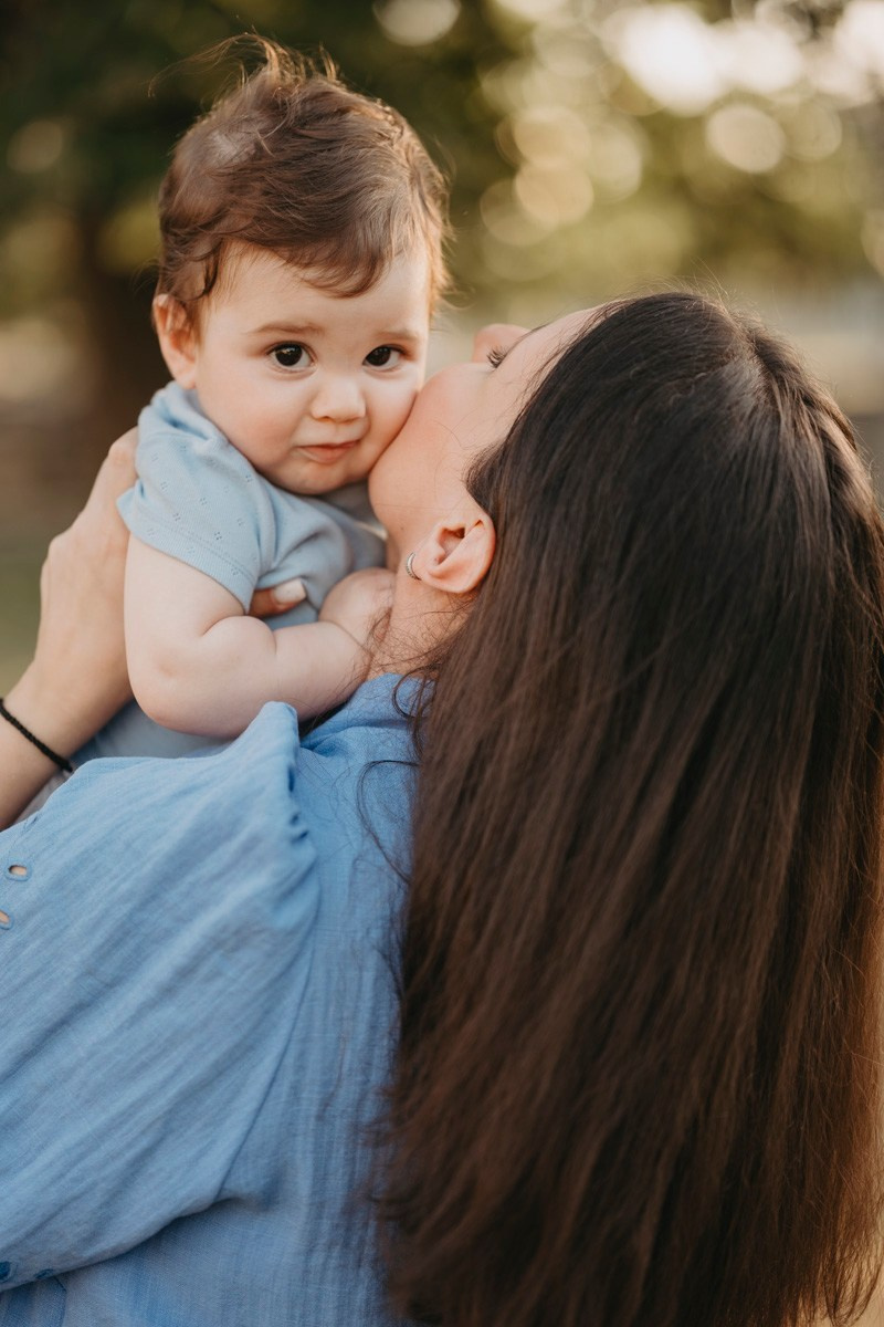 Jovana Zoran Jana i Bogdan — porodicno fotografisanje napolju. Deciji i porodicni fotograf u Beogradu Oksana Skendzic