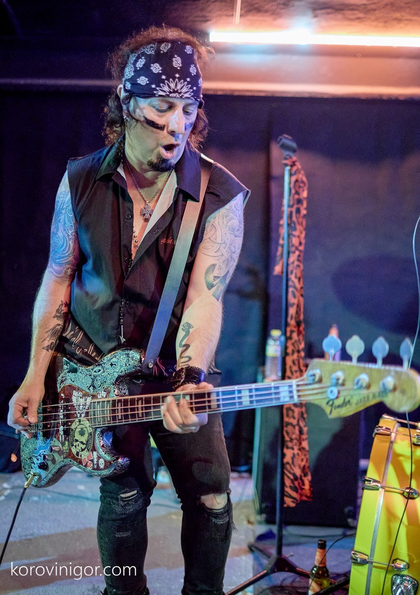 Mötley Crüe tribute. La Granja Cultural Association Alcoy Spain