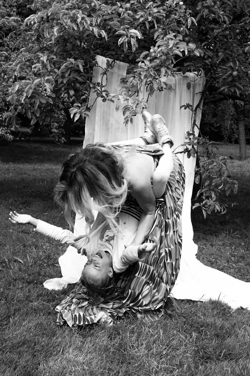 Backstage fotografie. Dana Lišková — Empatická fotografka | Introspektivní umělkyně | Neurodivergentní koučka| Zakladatelka Artepy.cz