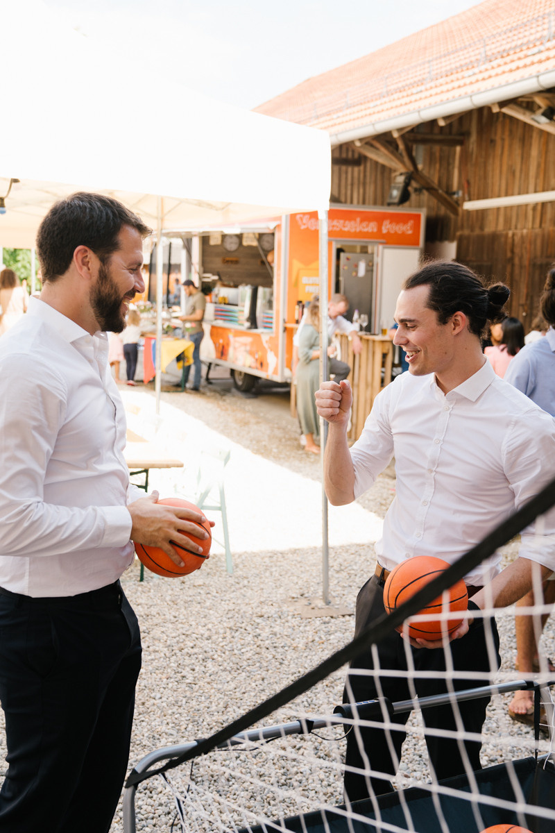 Wedding photographer Munich, with natural, no posing photography style. Inna Zaytseva Photography | Photographer in Munich | Content Creation