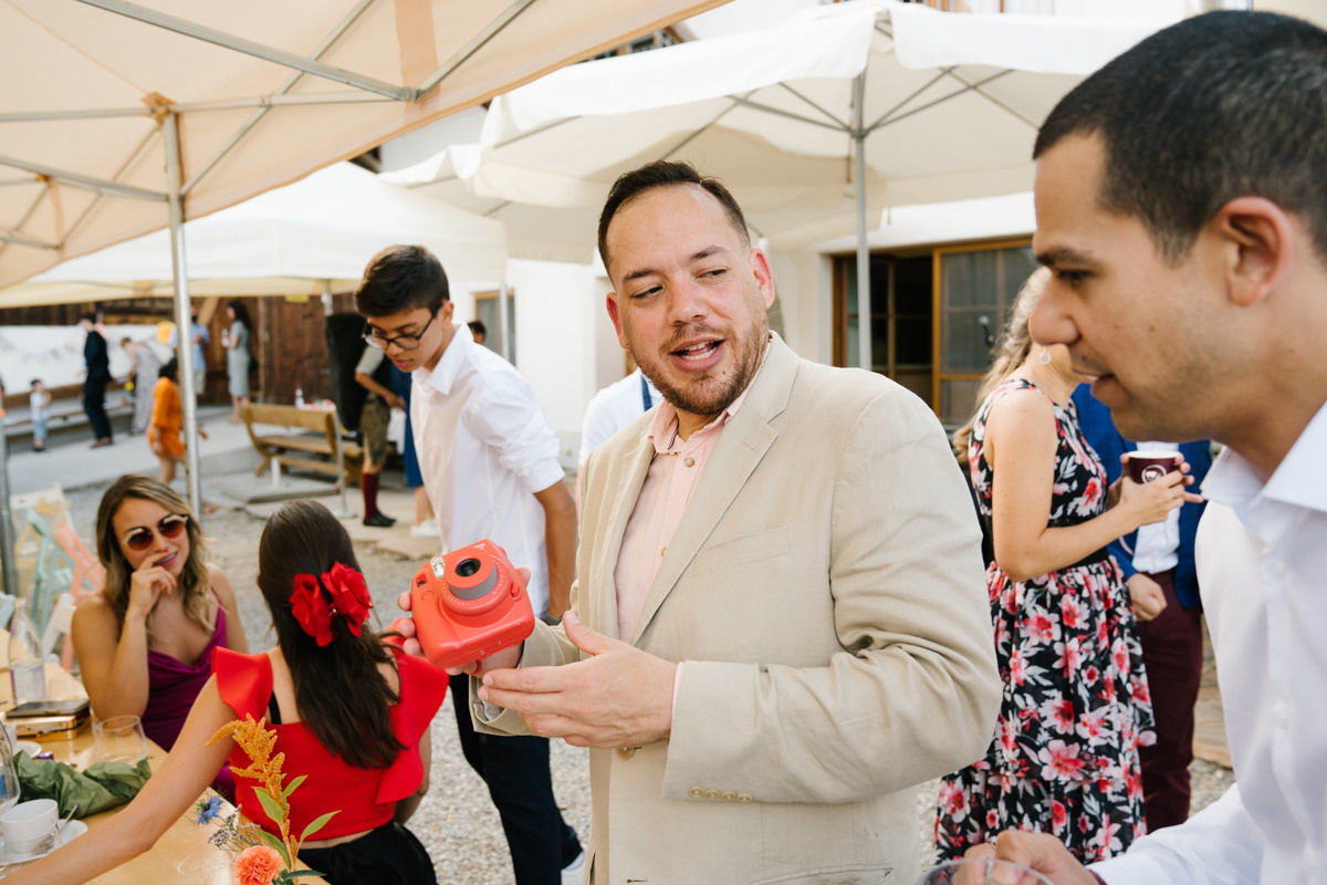 Wedding photographer Munich, with natural, no posing photography style. Inna Zaytseva Photography | Photographer in Munich | Content Creation