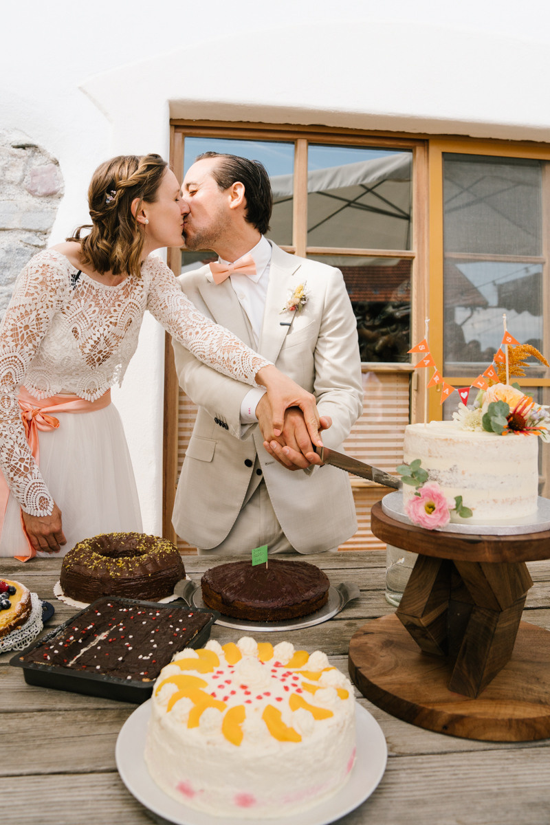 Wedding photographer Munich, with natural, no posing photography style. Inna Zaytseva Photography | Photographer in Munich | Content Creation