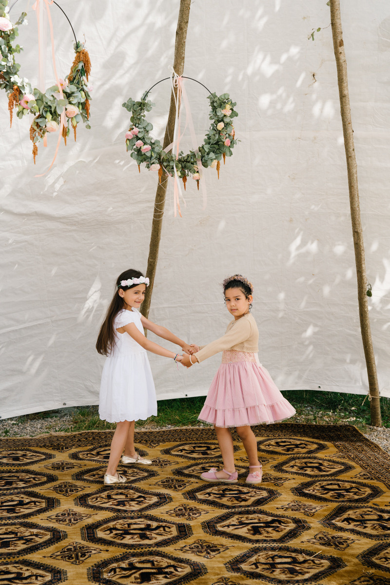 Wedding photographer Munich, with natural, no posing photography style. Inna Zaytseva Photography | Photographer in Munich | Content Creation