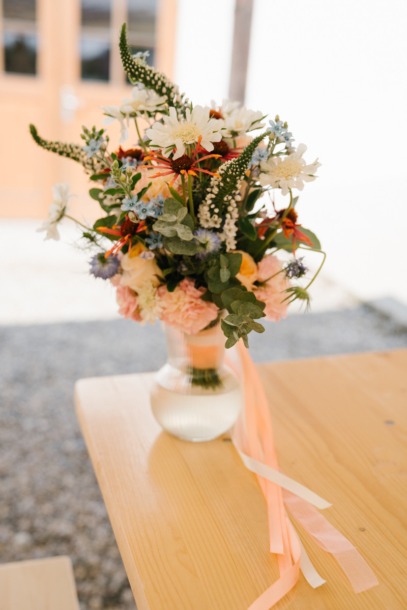 Wedding photographer Munich, with natural, no posing photography style. Inna Zaytseva Photography | Photographer in Munich | Content Creation