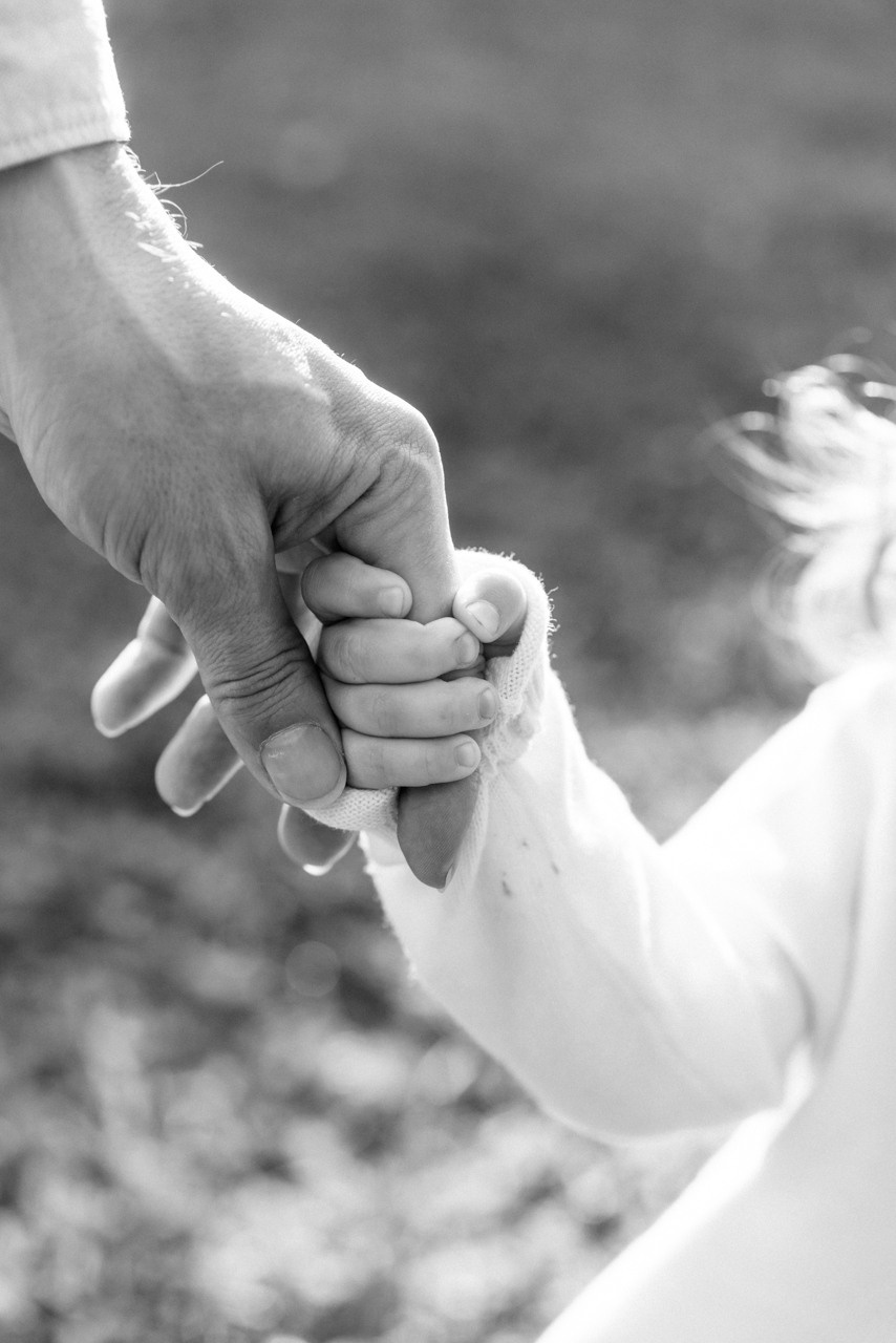 Family photo session in Munich park. Inna Zaytseva Photography | Photographer in Munich | Content Creation