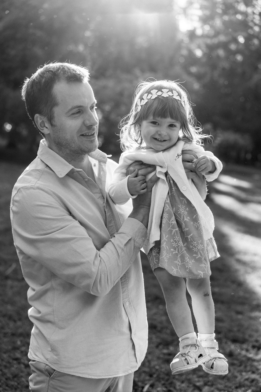 Family photo session in Munich park. Inna Zaytseva Photography | Photographer in Munich | Content Creation