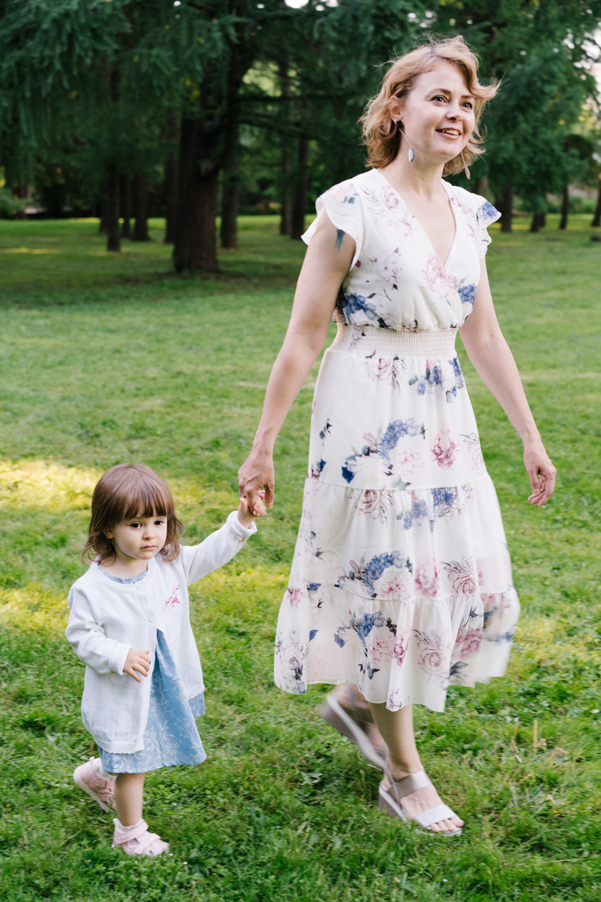Family photo session in Munich park. Inna Zaytseva Photography | Photographer in Munich | Content Creation