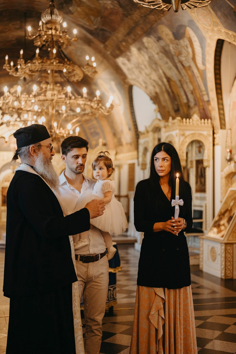Lara / krstenje, crkva svete Ruzice na Kalemegdanu. Deciji i porodicni fotograf u Beogradu Oksana Skendzic