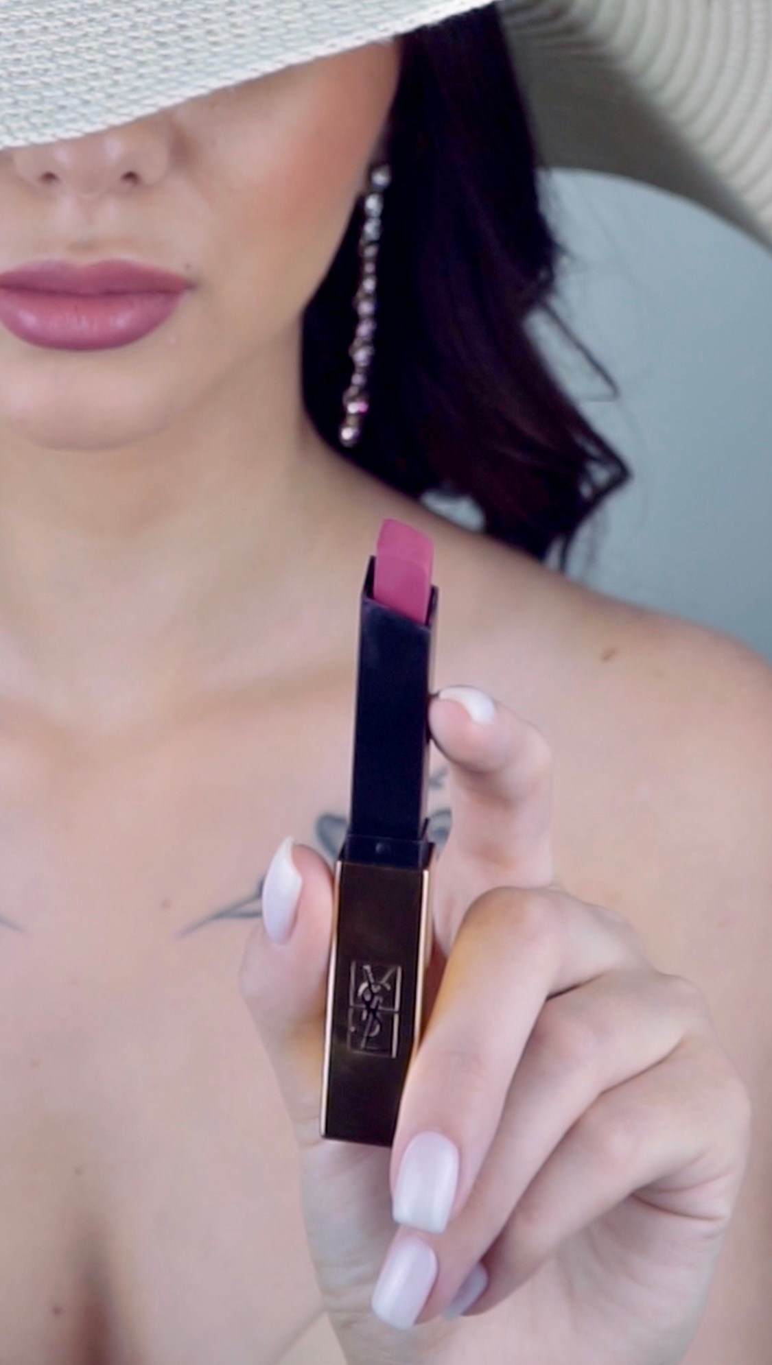 For makeup artist Anastasia. Ellstudio film production