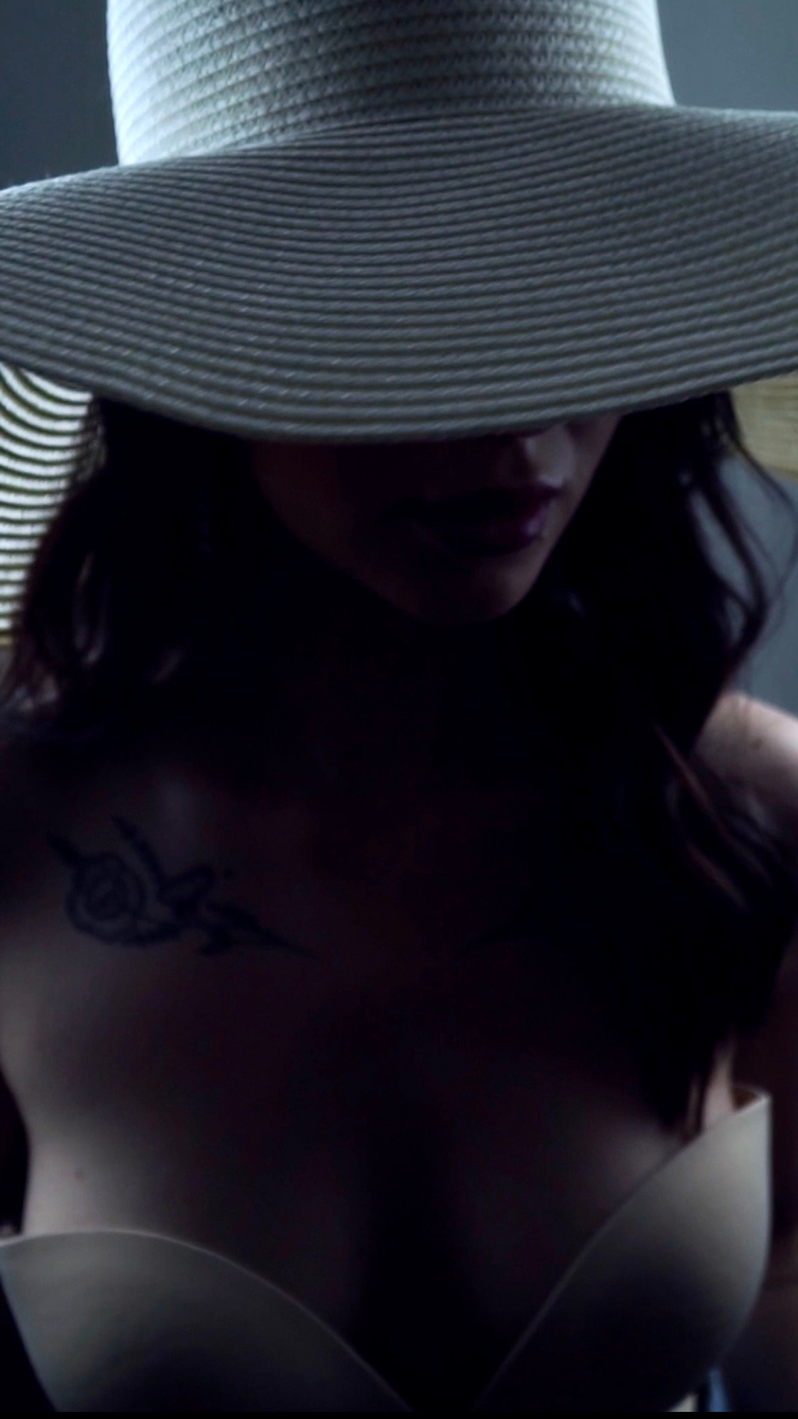 For makeup artist Anastasia. Ellstudio film production