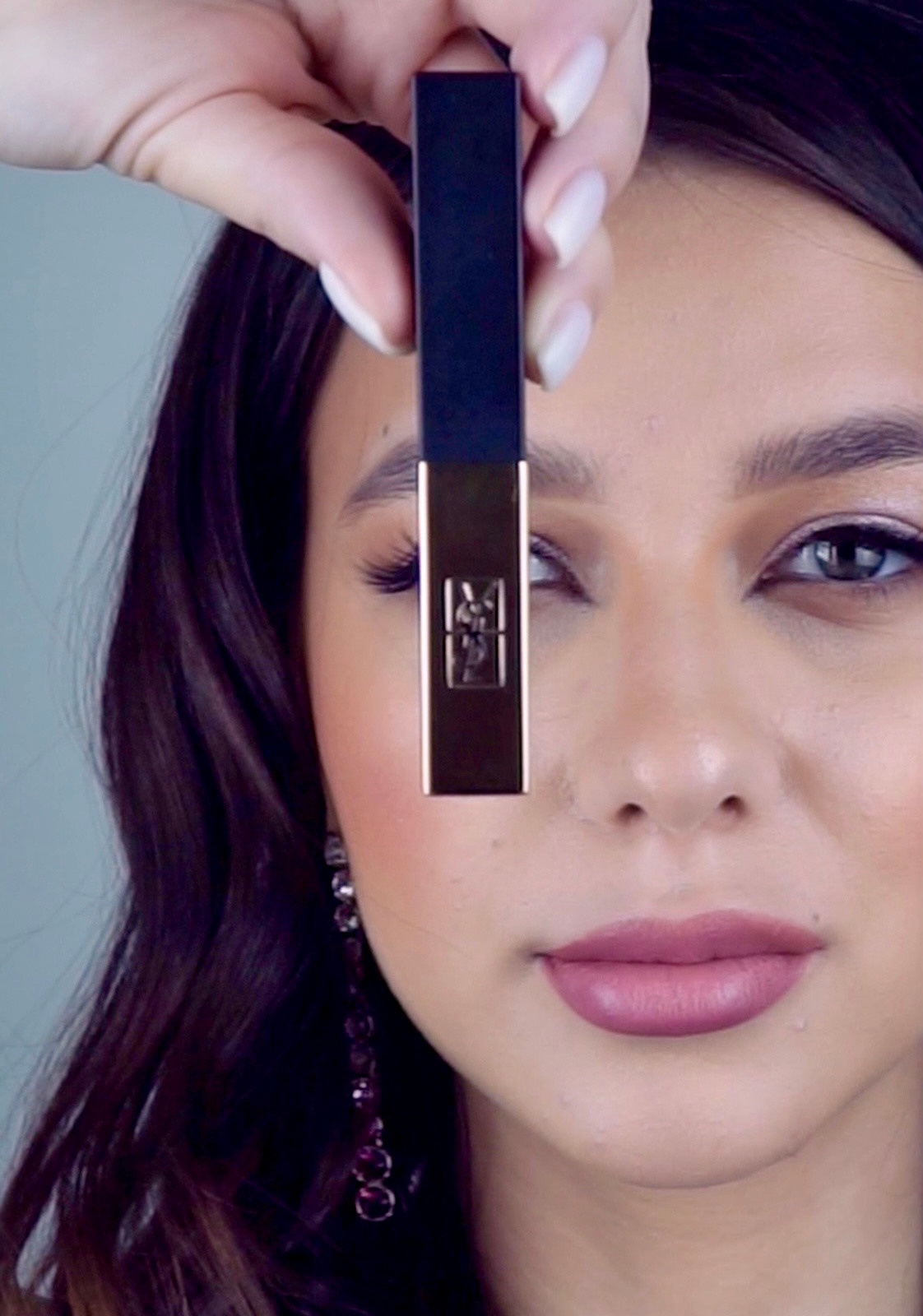 For makeup artist Anastasia. Ellstudio film production