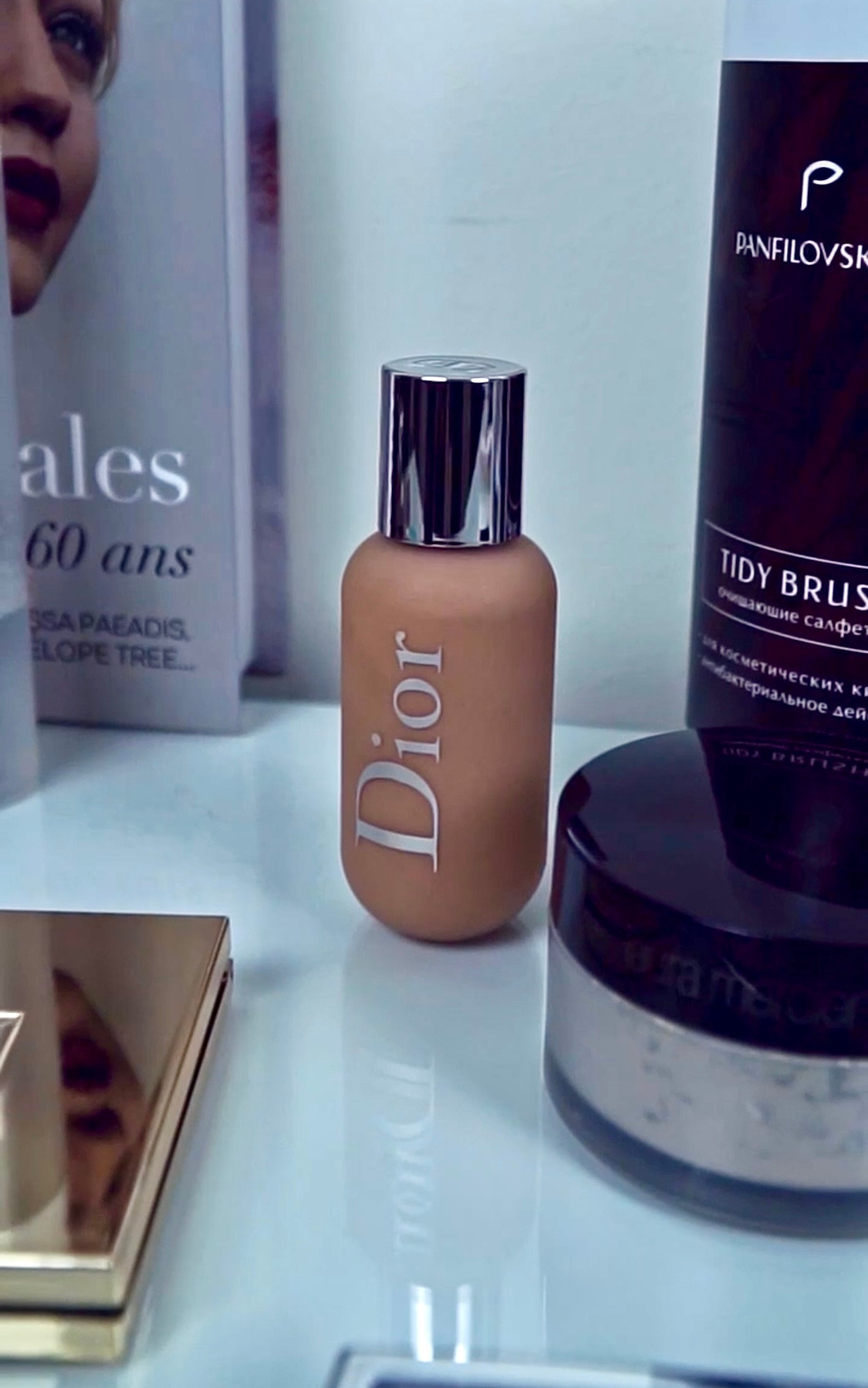 For makeup artist Anastasia. Ellstudio film production