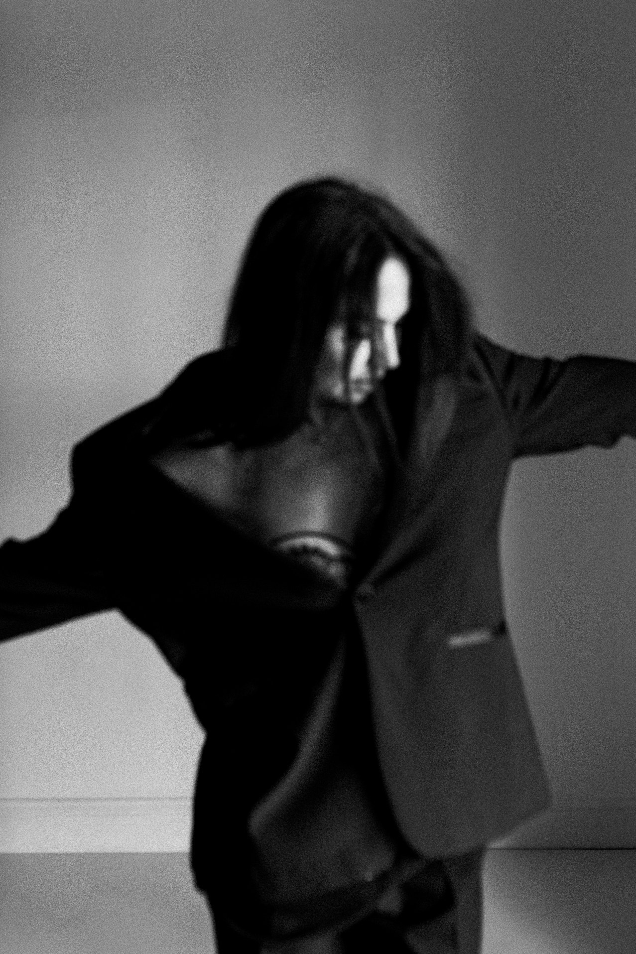 R. Rawnoir- Portrait photography by Daria Paliy.Timeless black&white portraits of women in NYC area