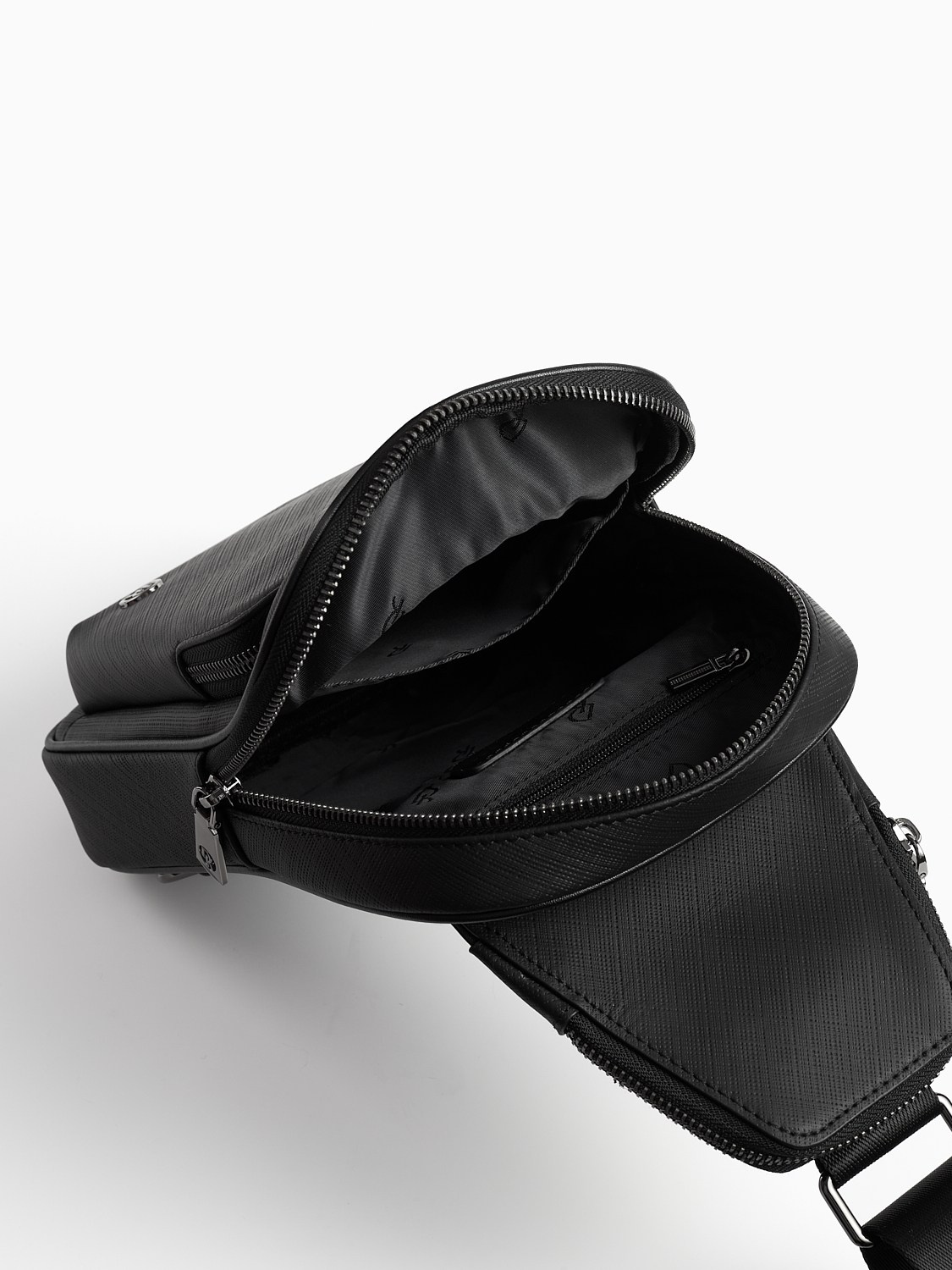 Сумки и кошельки. Предметная фотосъемка в Алматы. Студия фото и видео съемки товаров