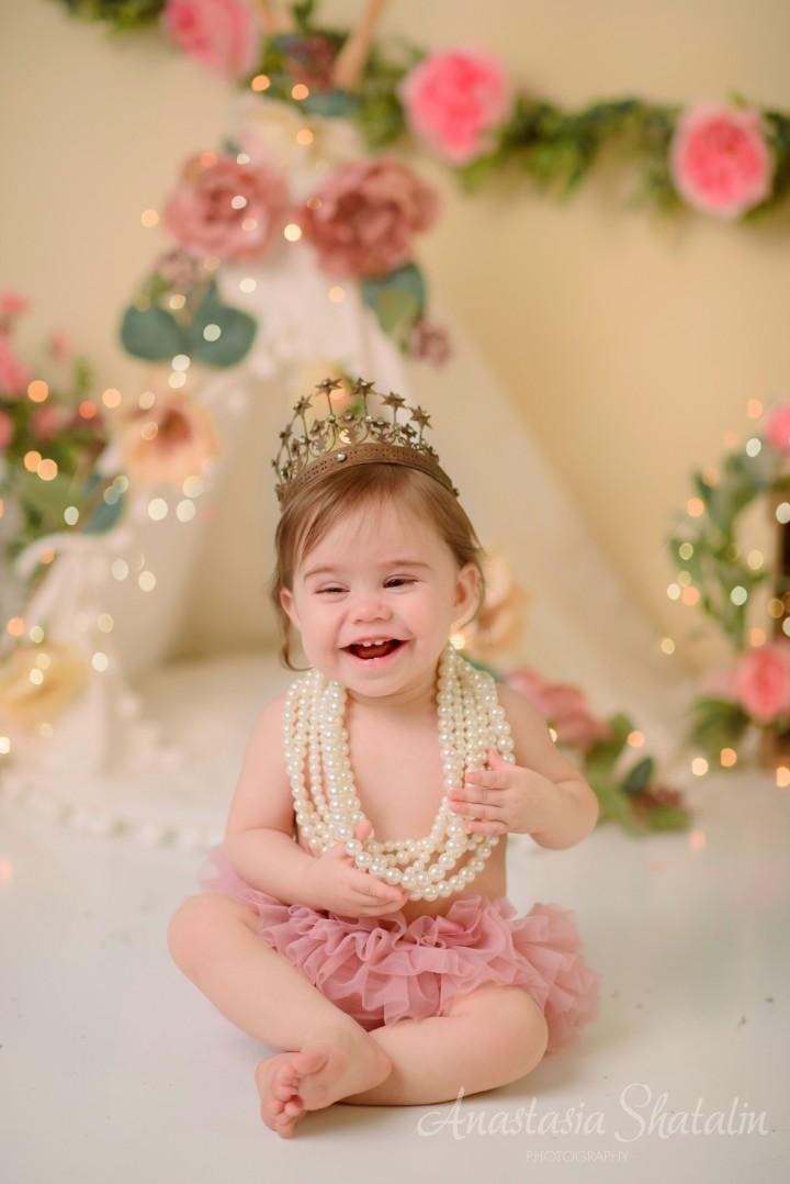 Roseville cake smash. Family photographer in Roseville, Rocklin, Folsom, Sacramento