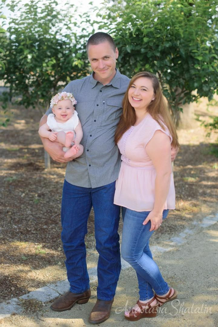 Baby infant photographer Rocklin Roseville Sacramento. Family photographer in Roseville, Rocklin, Folsom, Sacramento