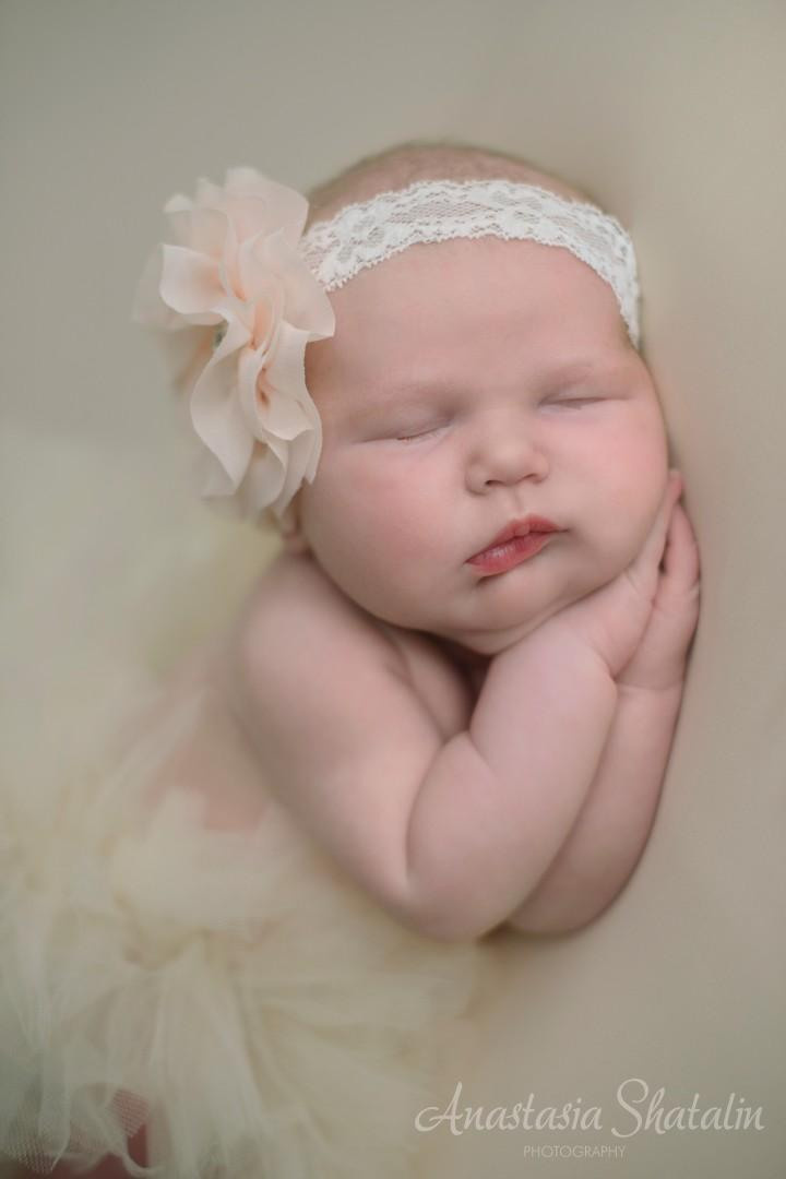 Newborn photographer Rocklin, CA. Family photographer in Roseville, Rocklin, Folsom, Sacramento