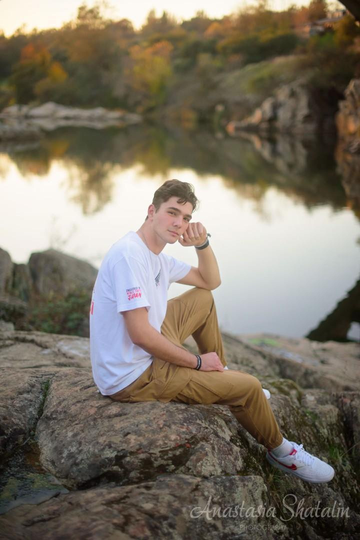 Senior graduation photography Rocklin, Roseville, Granite bay, Eldorado hills. Family photographer in Roseville, Rocklin, Folsom, Sacramento