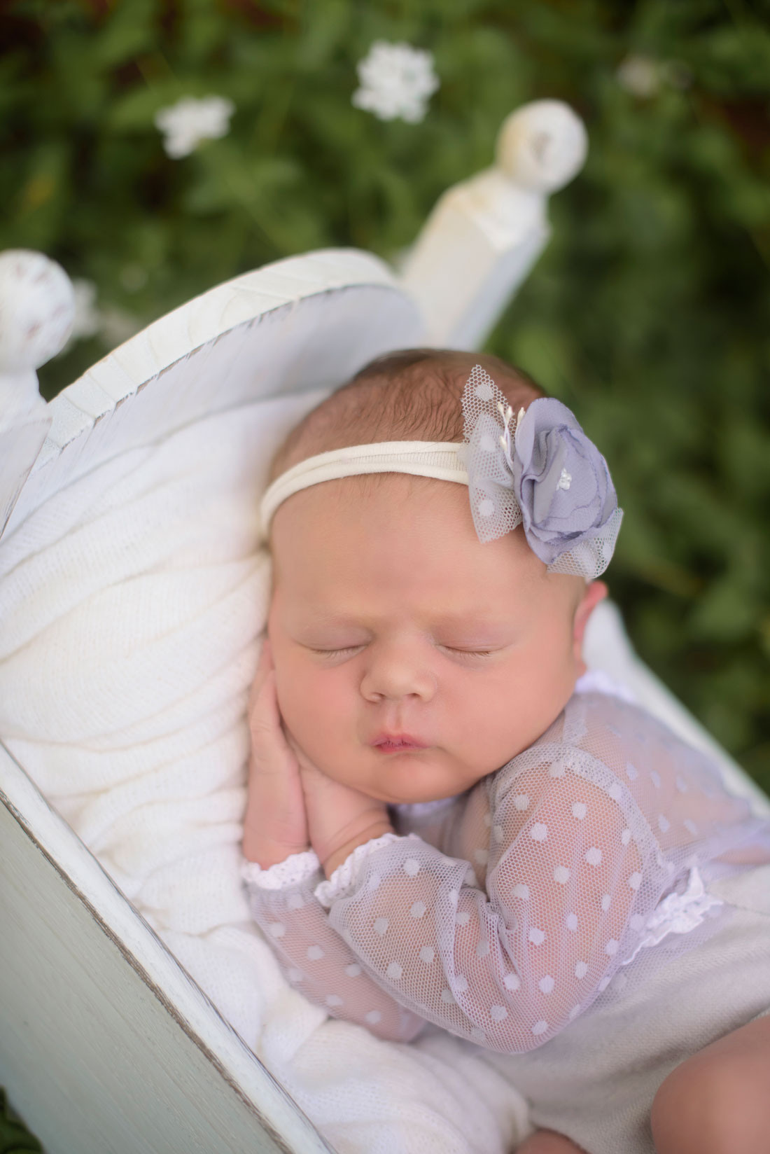 Outdoor newborn photos. Newborn photographer Rocklin. Family photographer in Roseville, Rocklin, Folsom, Sacramento