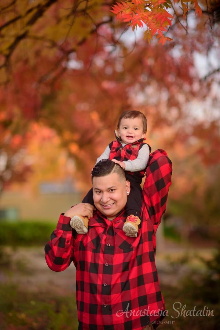 Autumn family photos Sacramento. Family photographer in Roseville, Rocklin, Folsom, Sacramento