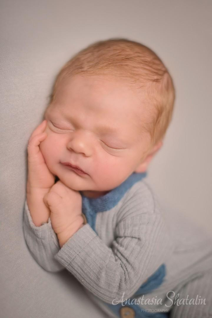 Newborn photographer Rocklin California. Family photographer in Roseville, Rocklin, Folsom, Sacramento