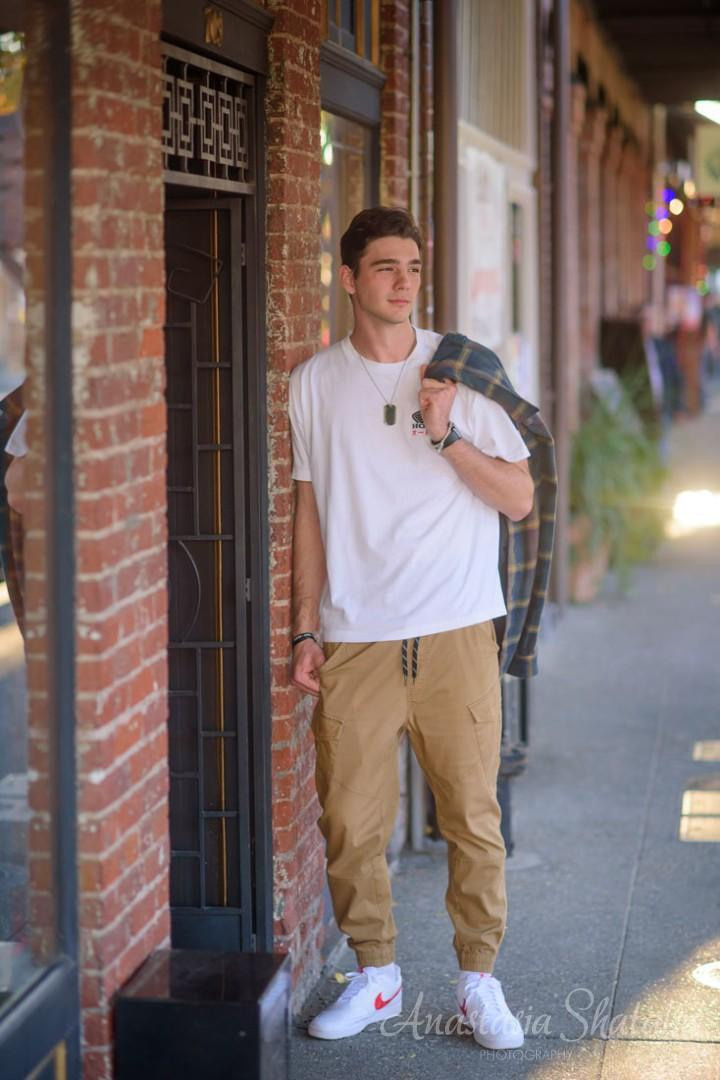 Senior graduation photography Rocklin, Roseville, Granite bay, Eldorado hills. Family photographer in Roseville, Rocklin, Folsom, Sacramento