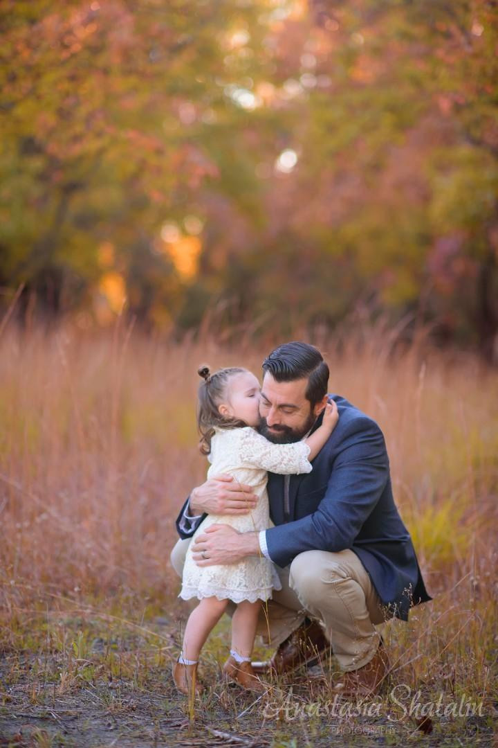 Fall maternity photography Roseville, CA. Family photographer in Roseville, Rocklin, Folsom, Sacramento