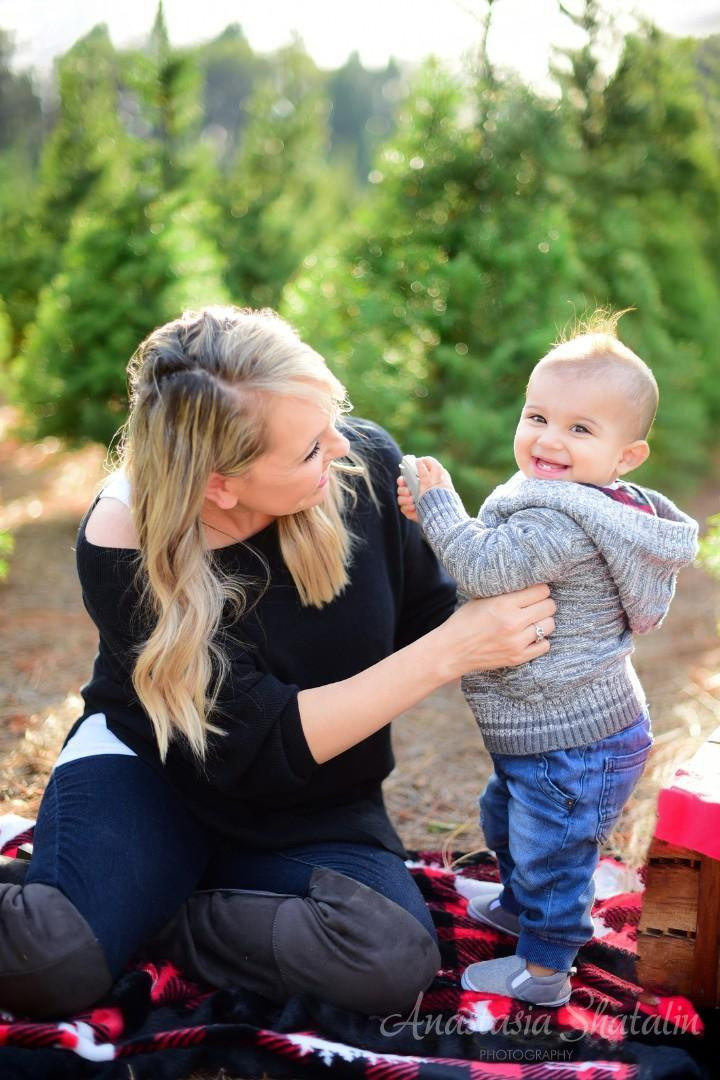 Christmas photography Roseville Christmas mini session Rocklin. Family photographer in Roseville, Rocklin, Folsom, Sacramento