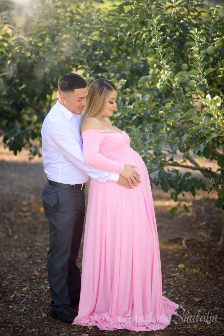 Maternity photographer Rocklin, CA. Family photographer in Roseville, Rocklin, Folsom, Sacramento