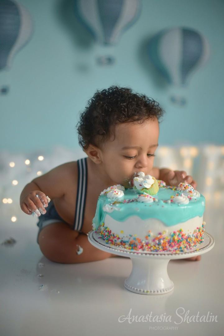 Cake smash photographer Rocklin. Family photographer in Roseville, Rocklin, Folsom, Sacramento
