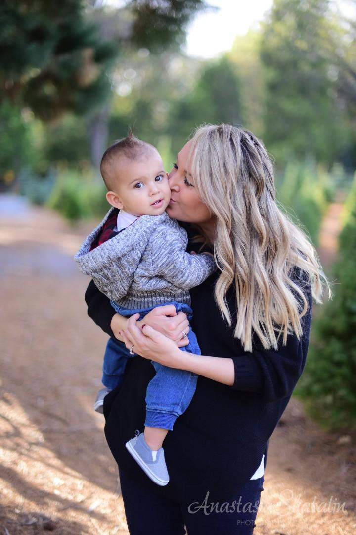 Christmas photography Roseville Christmas mini session Rocklin. Family photographer in Roseville, Rocklin, Folsom, Sacramento