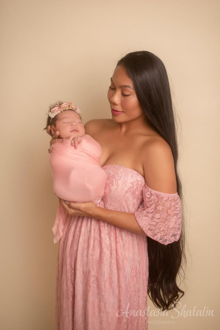 Newborn photographer Roseville. Family photographer in Roseville, Rocklin, Folsom, Sacramento