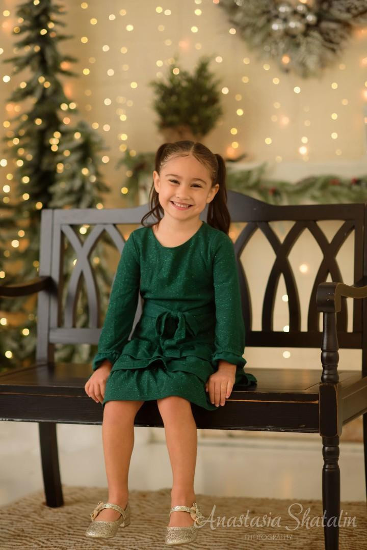 Christmas studio mini session Roseville, Rocklin, Sacramento, Folsom, Elk grove. Family photographer in Roseville, Rocklin, Folsom, Sacramento