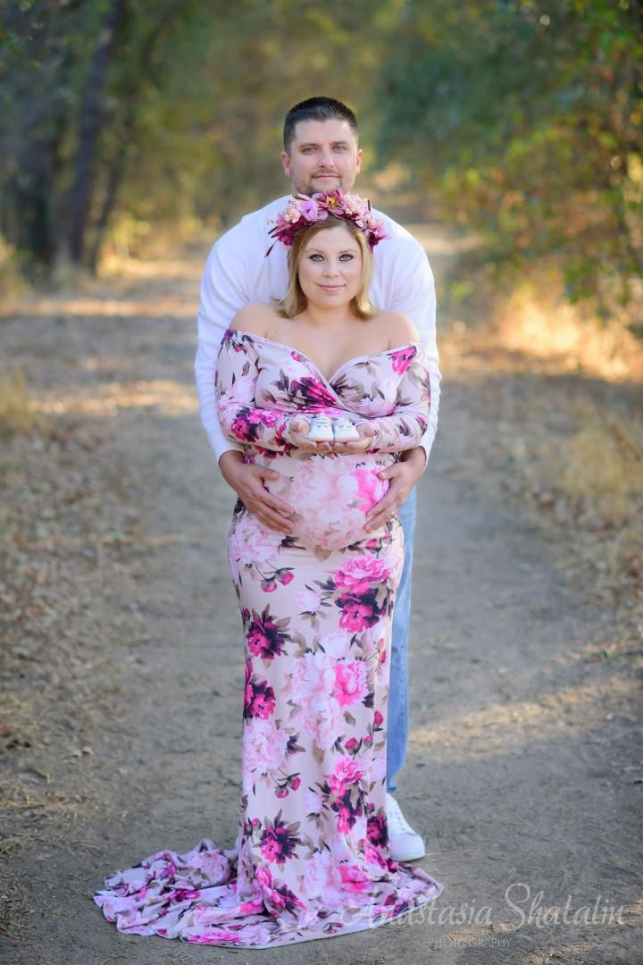 Maternity photoshoot. Family photographer in Roseville, Rocklin, Folsom, Sacramento