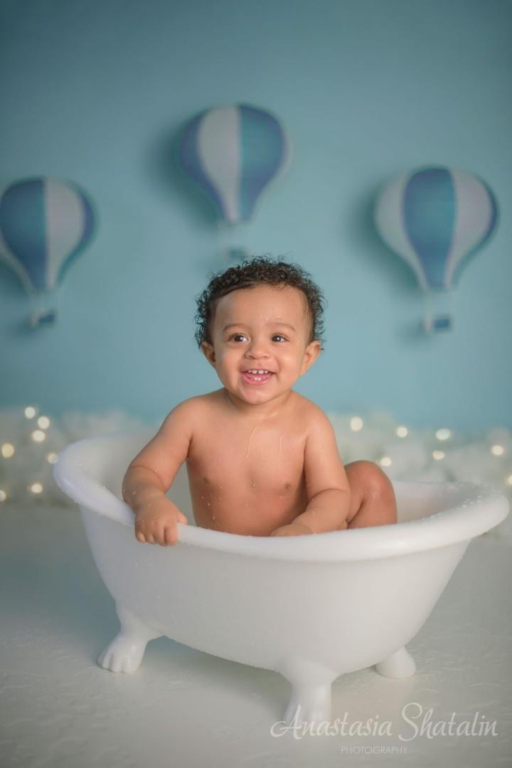 Cake smash photographer Rocklin. Family photographer in Roseville, Rocklin, Folsom, Sacramento