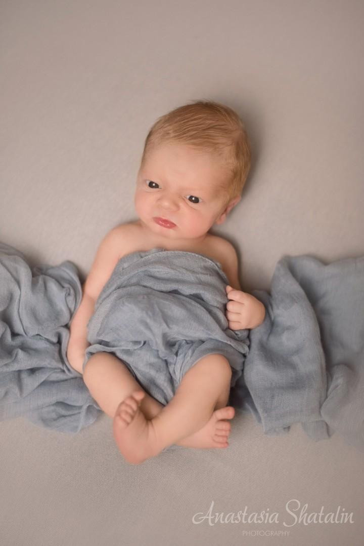 Newborn photographer Rocklin California. Family photographer in Roseville, Rocklin, Folsom, Sacramento