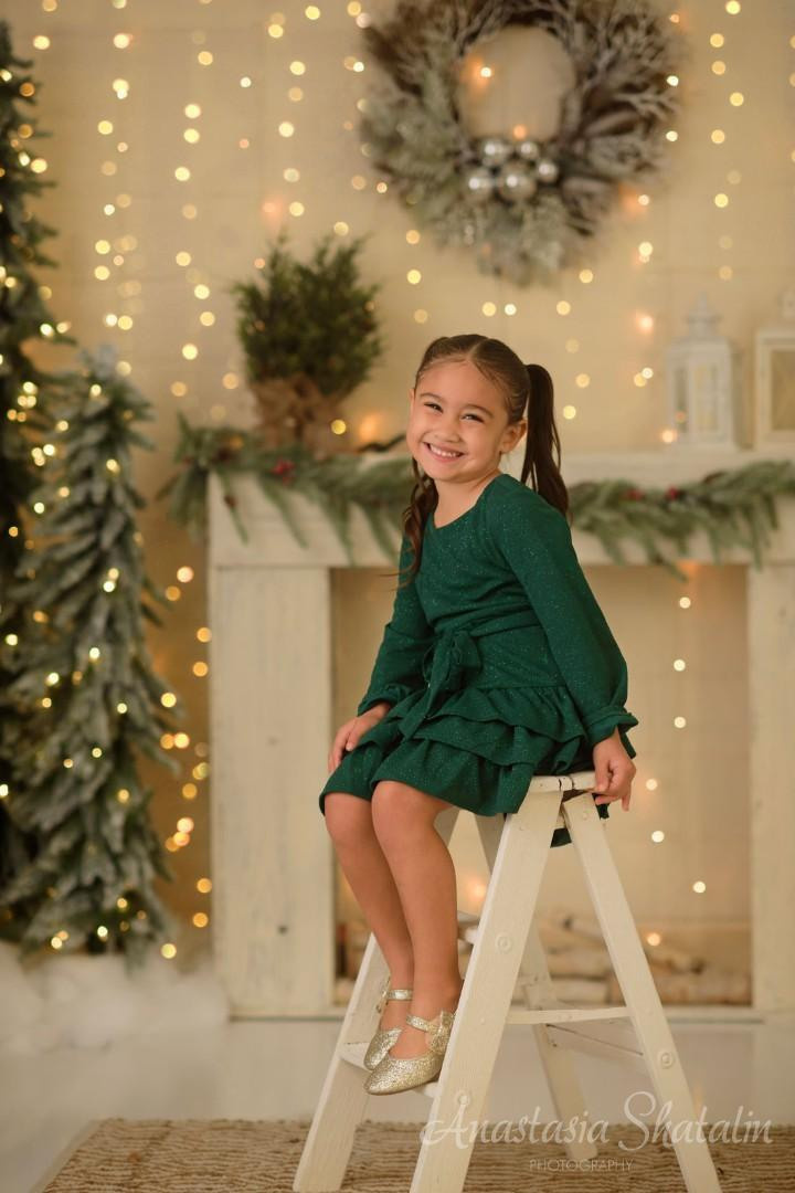 Christmas studio mini session Roseville, Rocklin, Sacramento, Folsom, Elk grove. Family photographer in Roseville, Rocklin, Folsom, Sacramento