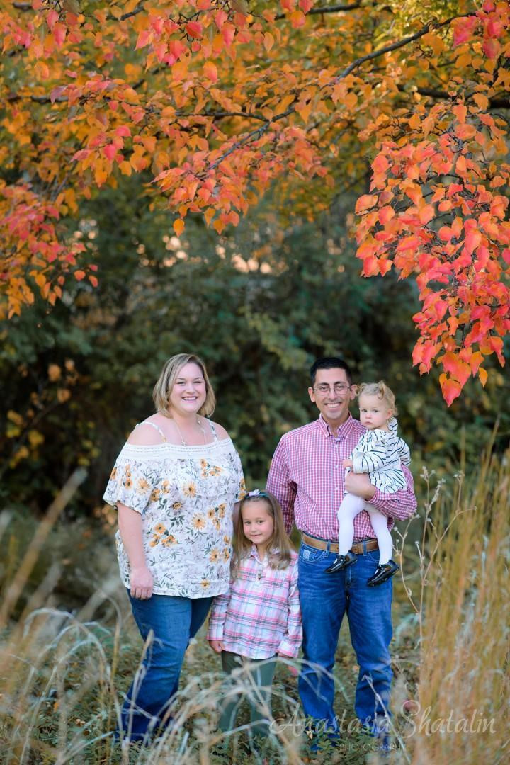 Outdoor fall location with family photographer. Family photographer in Roseville, Rocklin, Folsom, Sacramento