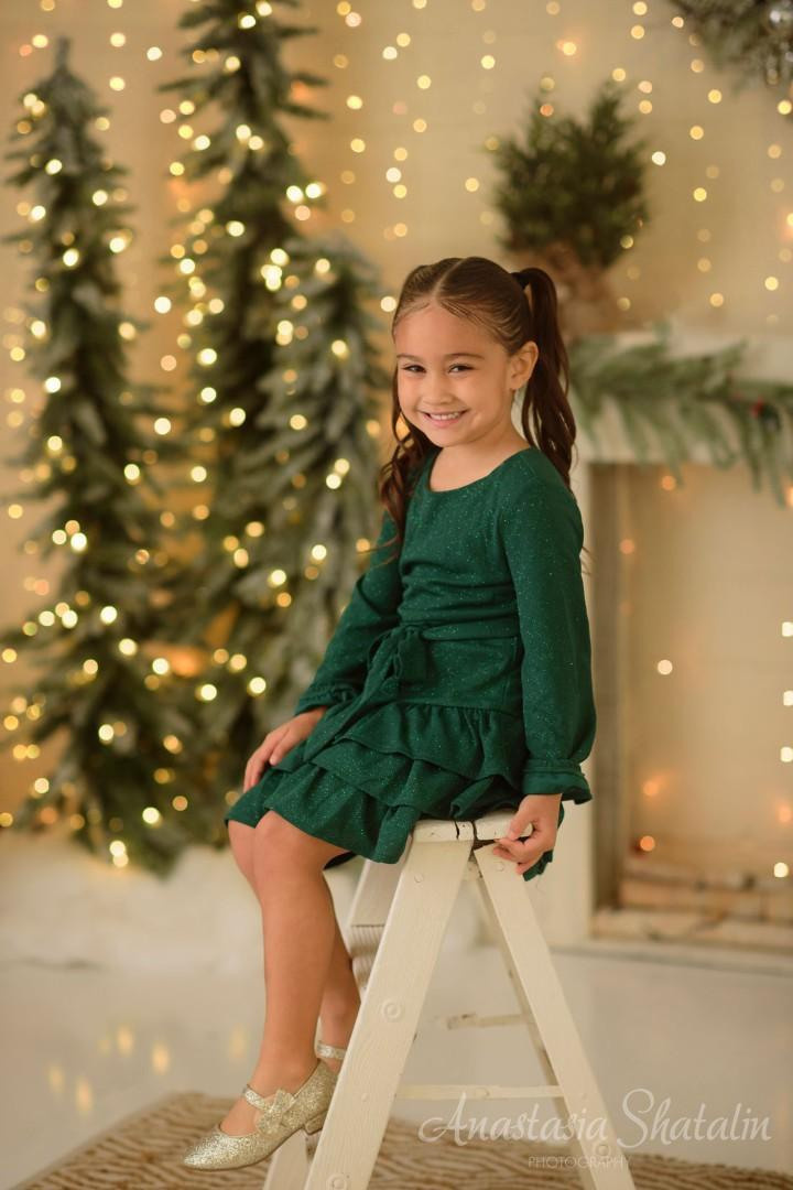 Christmas studio mini session Roseville, Rocklin, Sacramento, Folsom, Elk grove. Family photographer in Roseville, Rocklin, Folsom, Sacramento