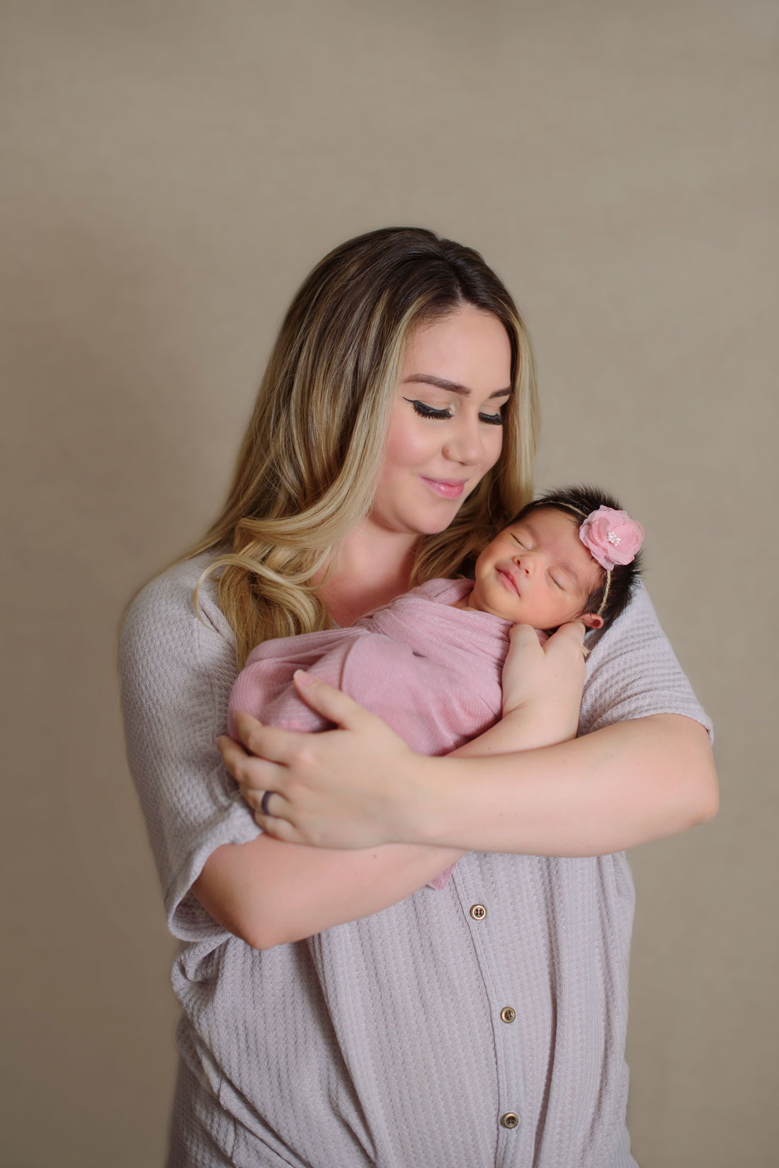 Newborn photography in Roseville. Family photographer in Roseville, Rocklin, Folsom, Sacramento