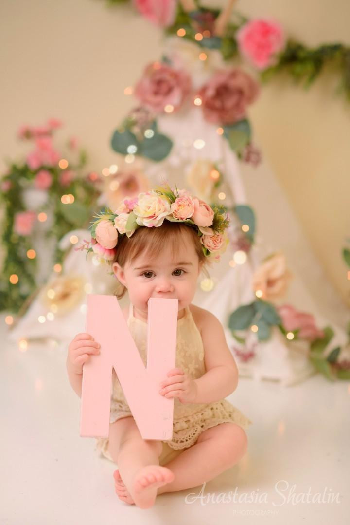 Roseville cake smash. Family photographer in Roseville, Rocklin, Folsom, Sacramento