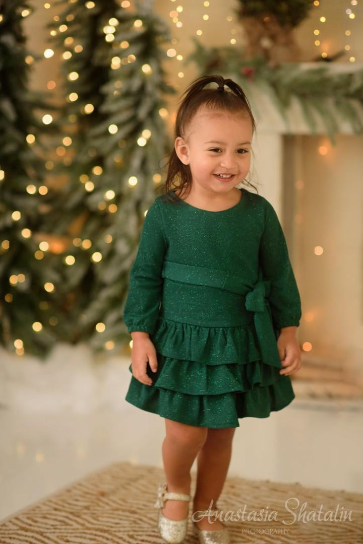 Christmas studio mini session Roseville, Rocklin, Sacramento, Folsom, Elk grove. Family photographer in Roseville, Rocklin, Folsom, Sacramento