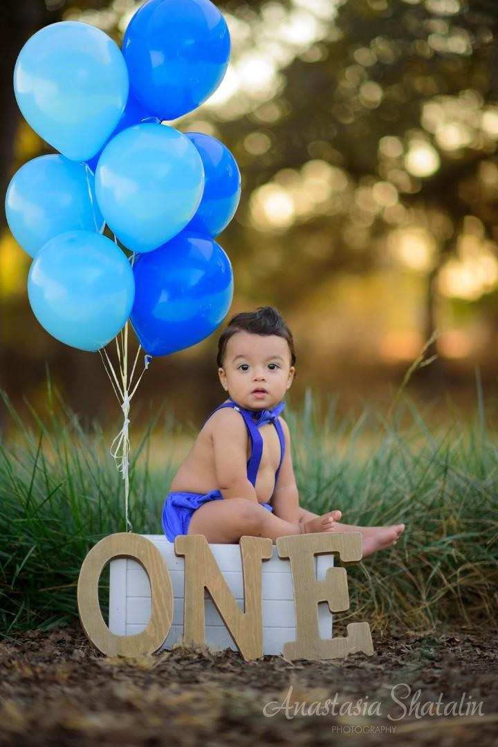 Cake Smash. Family photographer in Roseville, Rocklin, Folsom, Sacramento