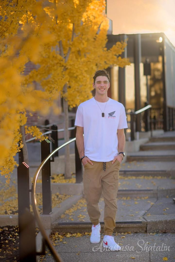 Senior graduation photography Rocklin, Roseville, Granite bay, Eldorado hills. Family photographer in Roseville, Rocklin, Folsom, Sacramento