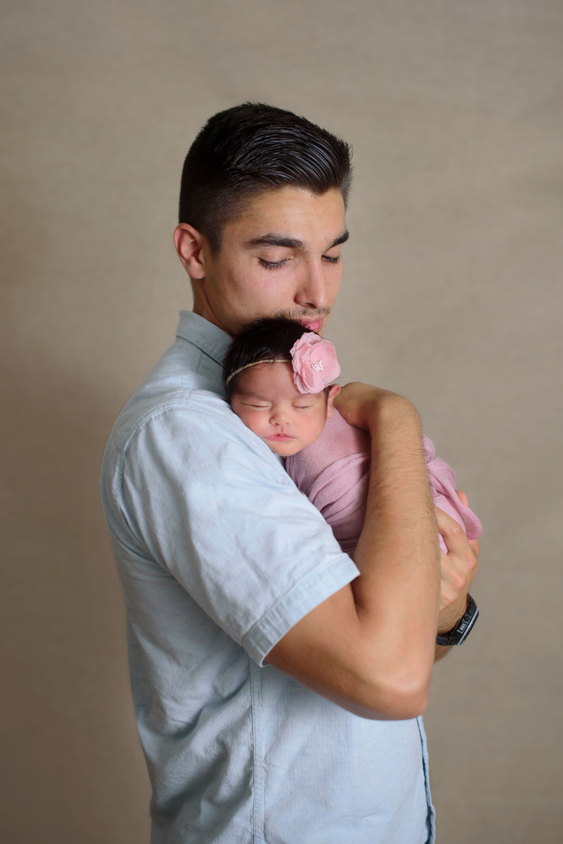 Newborn photography in Roseville. Family photographer in Roseville, Rocklin, Folsom, Sacramento