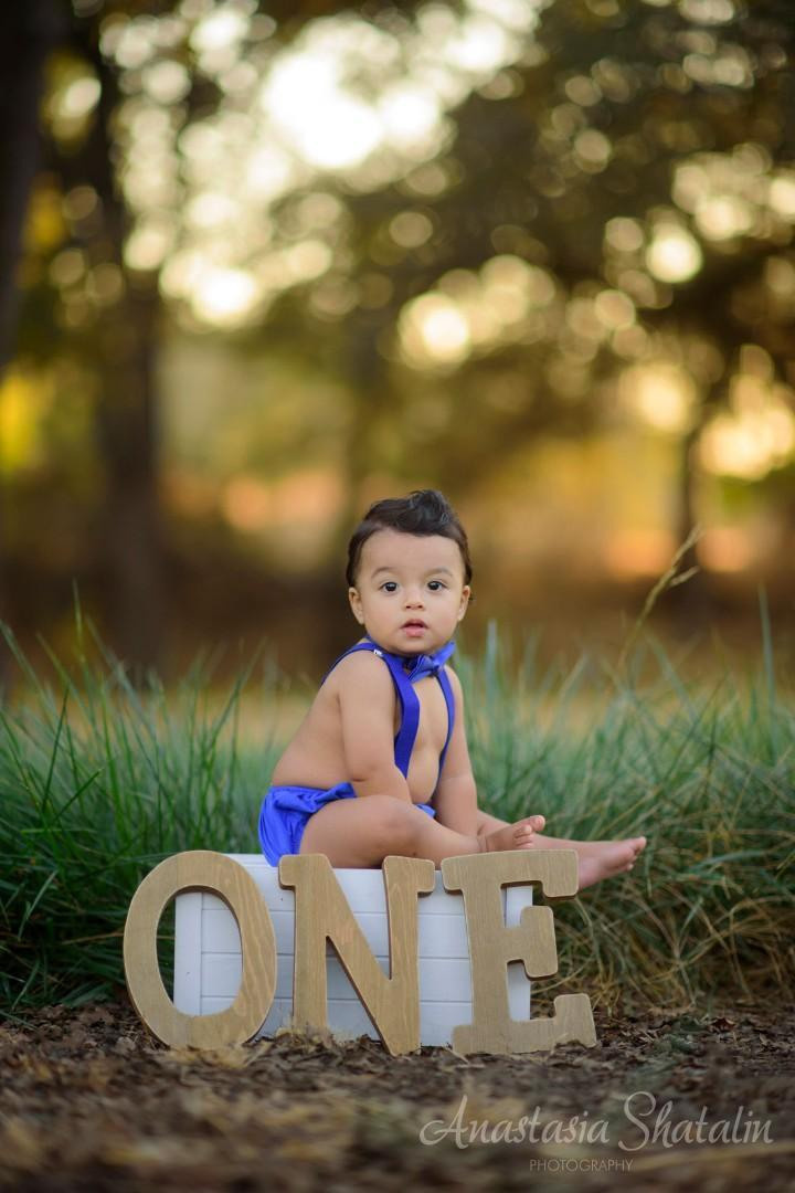Sacramento first birthday photography. Family photographer in Roseville, Rocklin, Folsom, Sacramento