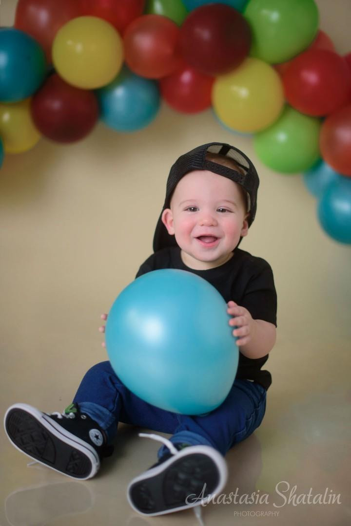 First birthday baby photos Roseville, Rocklin, Sacramento. Family photographer in Roseville, Rocklin, Folsom, Sacramento