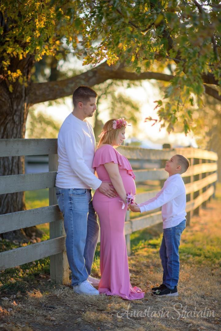 Maternity photoshoot. Family photographer in Roseville, Rocklin, Folsom, Sacramento