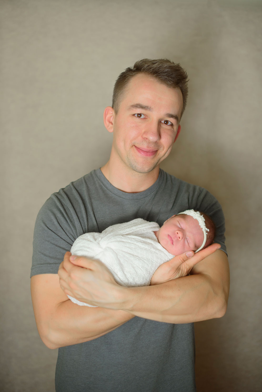 Newborn photography in Roseville, CA. Family photographer in Roseville, Rocklin, Folsom, Sacramento